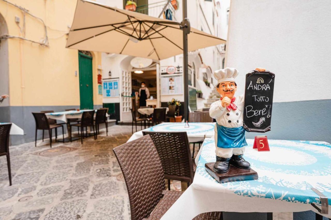 White Amalfi Centro Storico By Italianhost Apartment Exterior photo